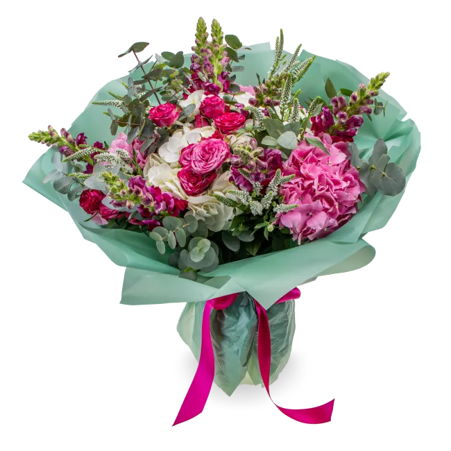 mix květin z hortenzií a trsových růží